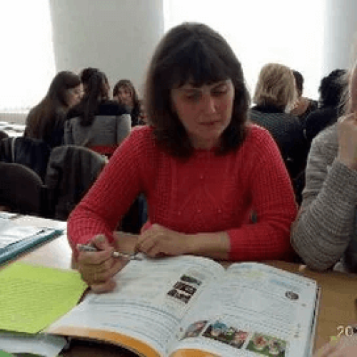 4 фото вчителів, ПІБ та посада кожного _ №3 Хамраєва Марина Вікторівна - вчитель іноземної мови - Ліцей Мельниківський (1)